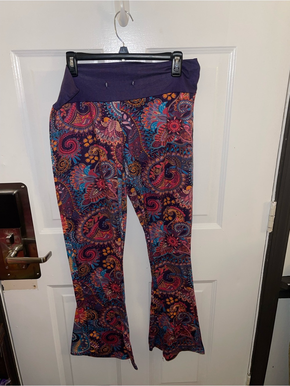 Hide Paisley Print Flared Leg Yoga Drawstring Pants - Size Large